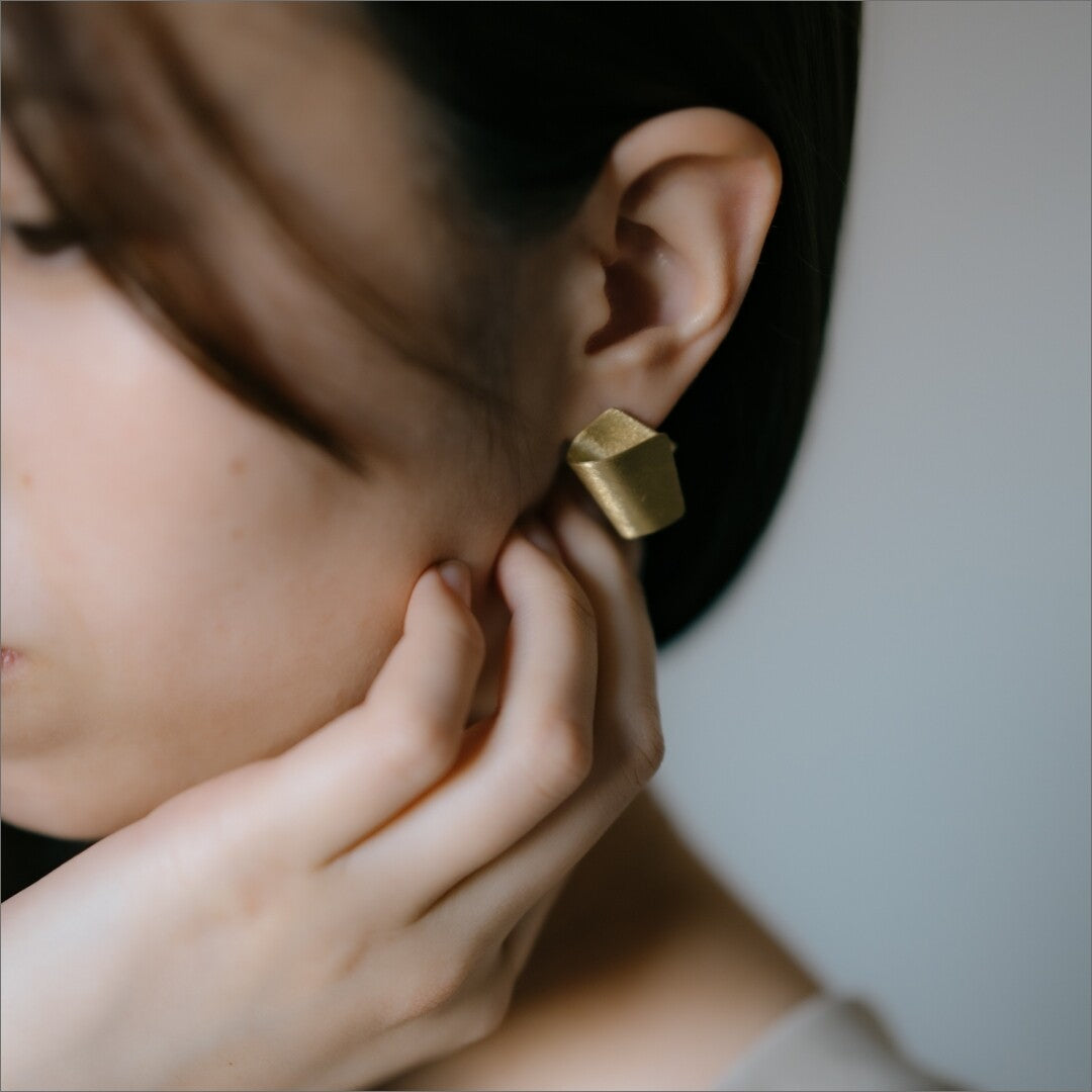 黃銅折疊造型穿孔耳環