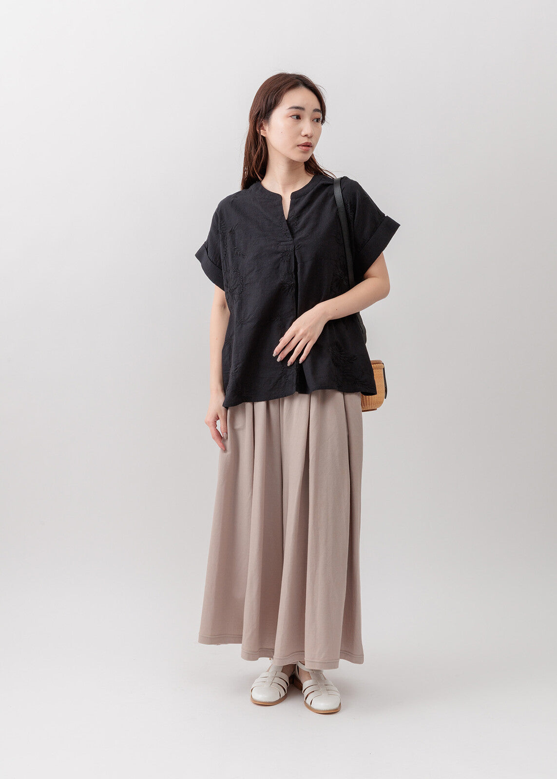 竹節棉刺繡圖案上衣