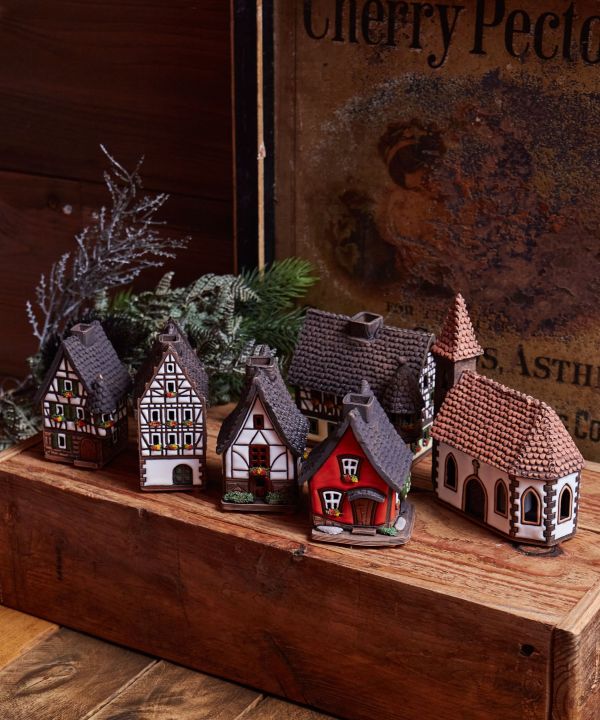 Green Cottage-European Cottage Ceramic Christmas Candle Holder