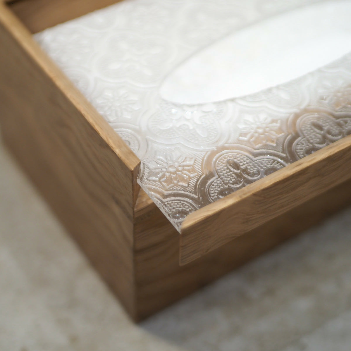 Burumu 白橡木海棠花紙巾盒