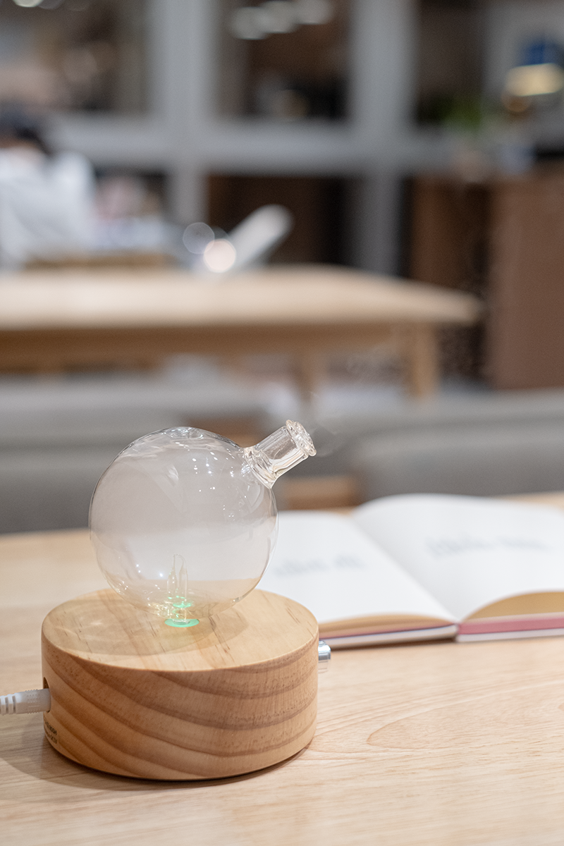 Atomized essential oil machine