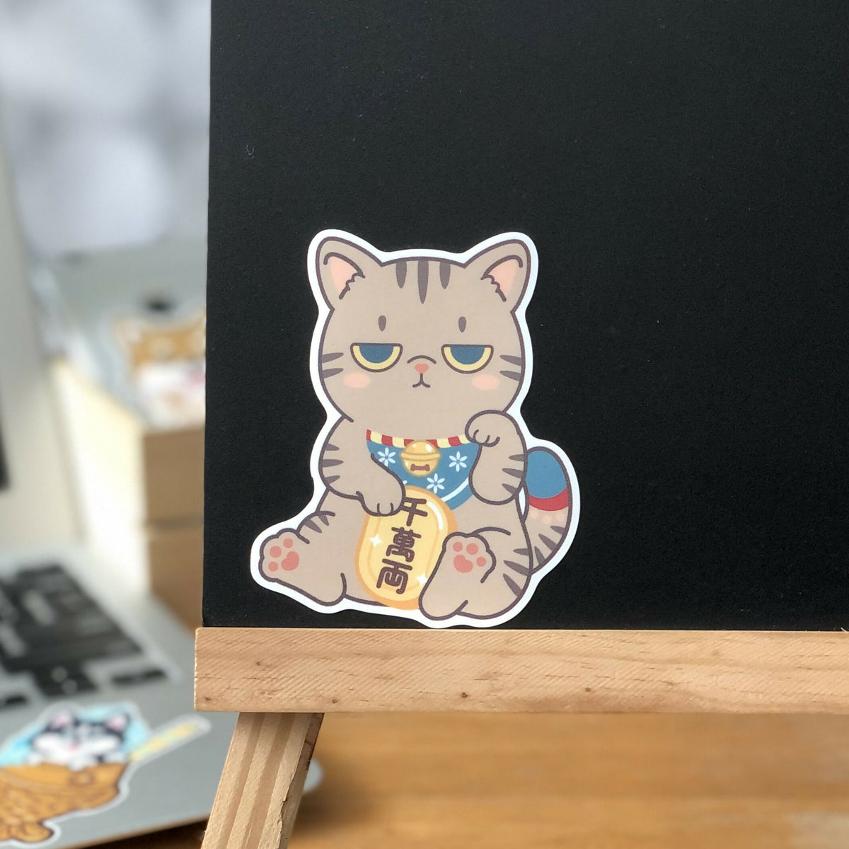 Lucky Brown Tabby R Sticker (L)