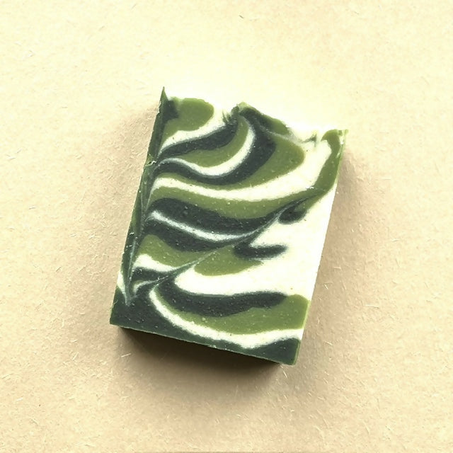 小麥草 薏仁 燕麥 螺旋藻 保濕修護 手工皂