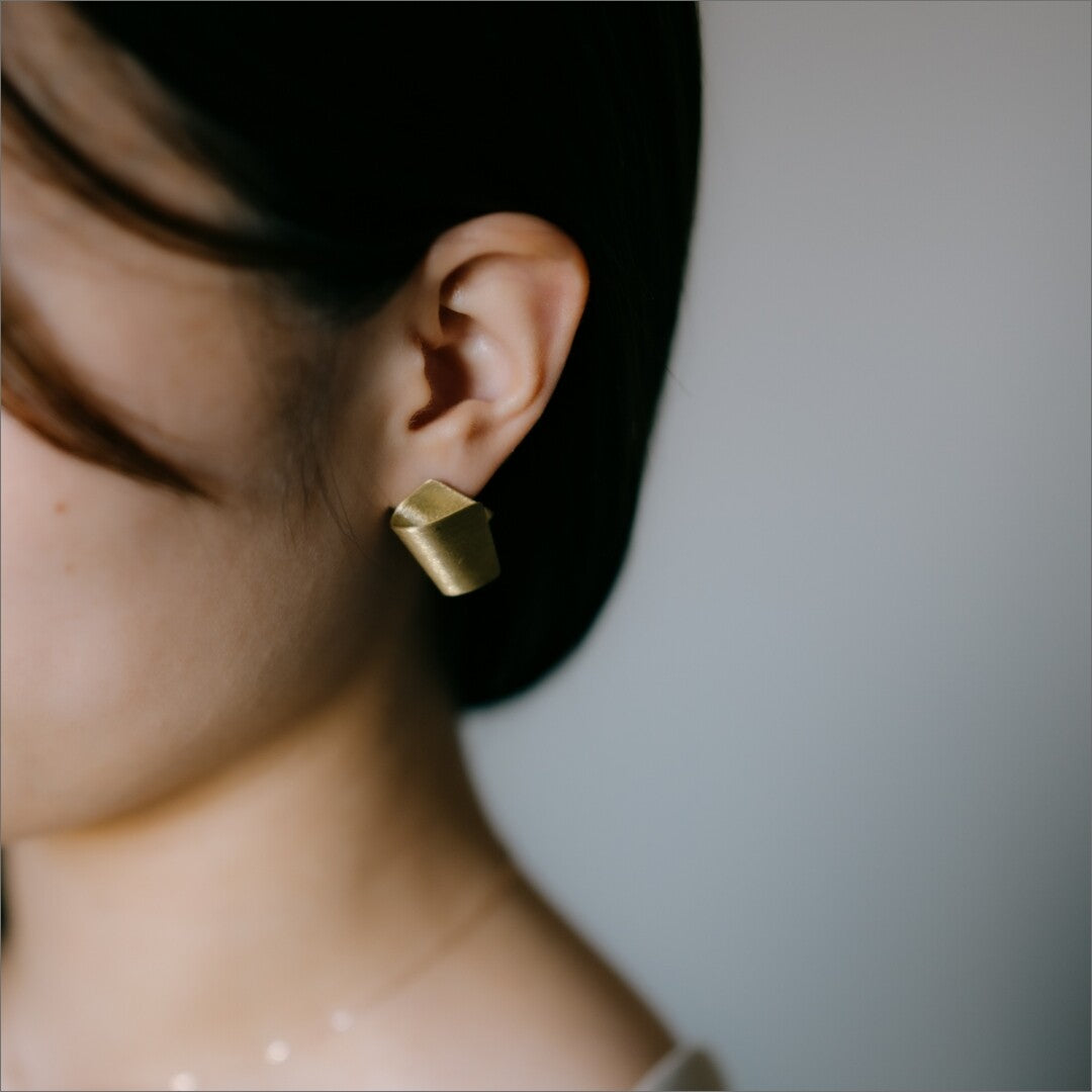 黃銅折疊造型穿孔耳環