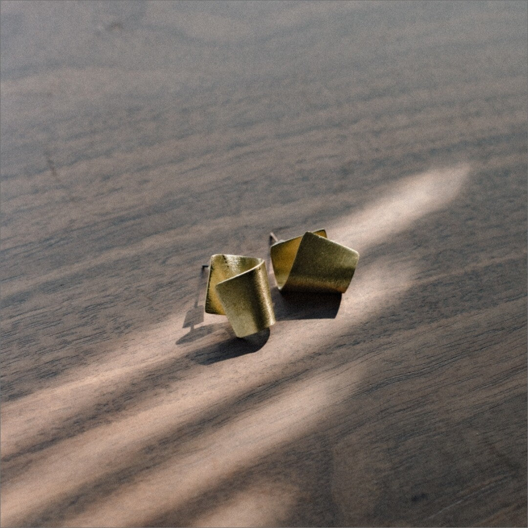 黃銅折疊造型穿孔耳環