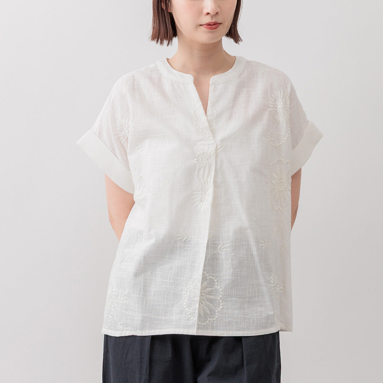 竹節棉刺繡圖案上衣