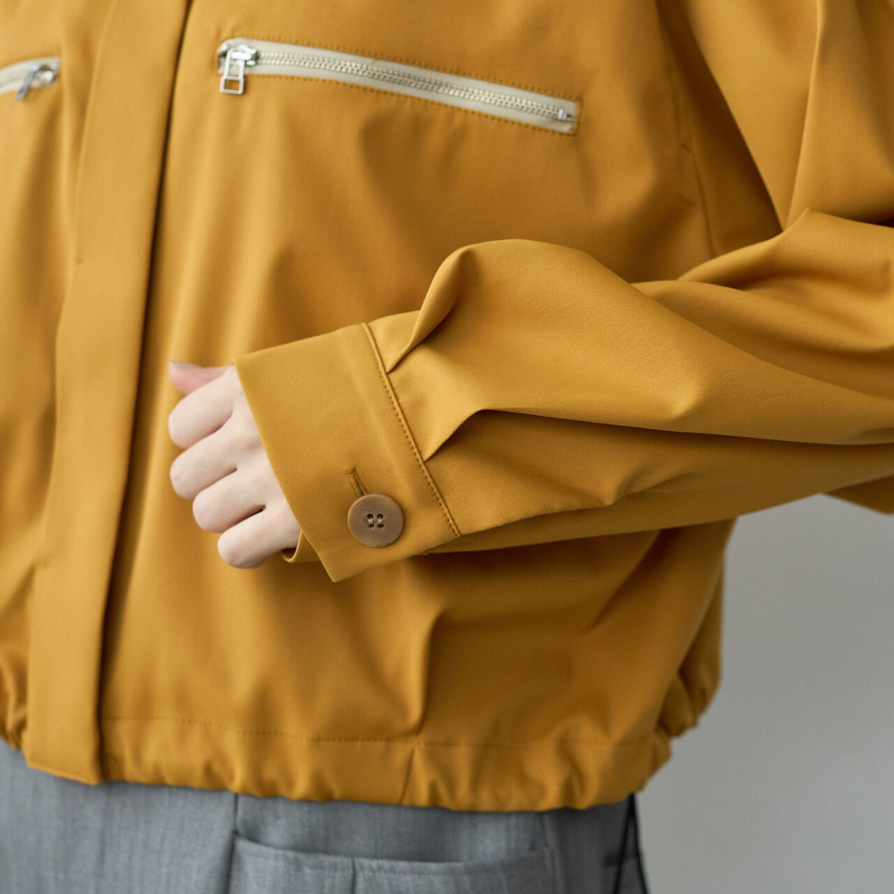 短版防水翻領夾克