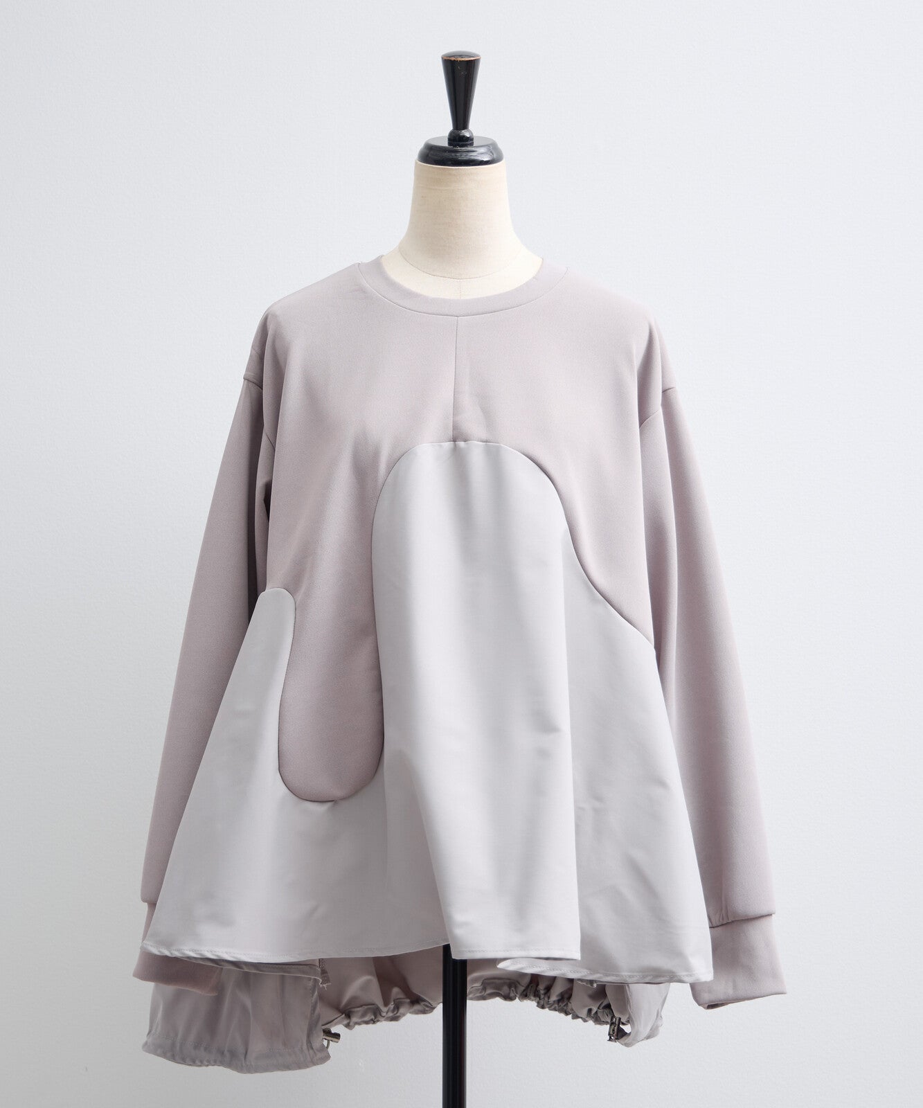 抽繩下擺廓形上衣