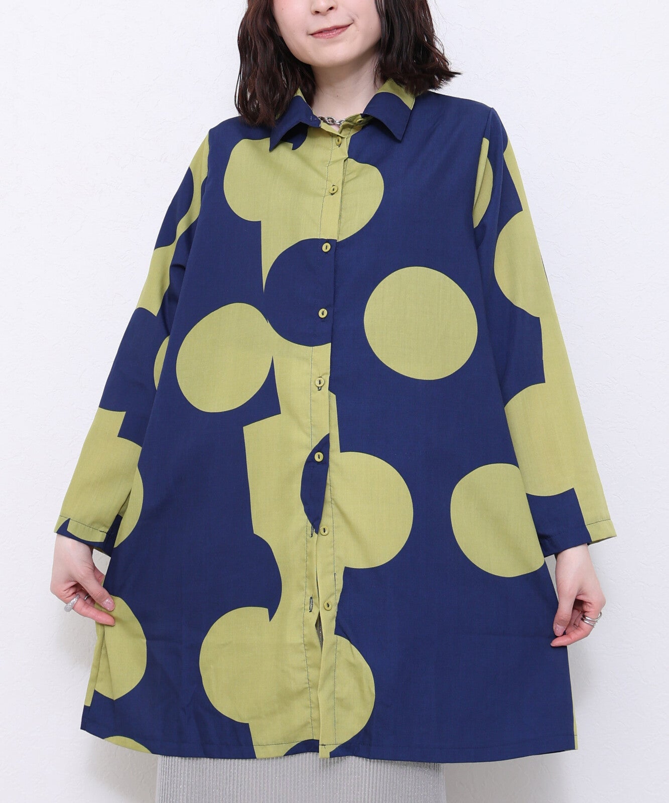 撞色大圓點長身襯衫