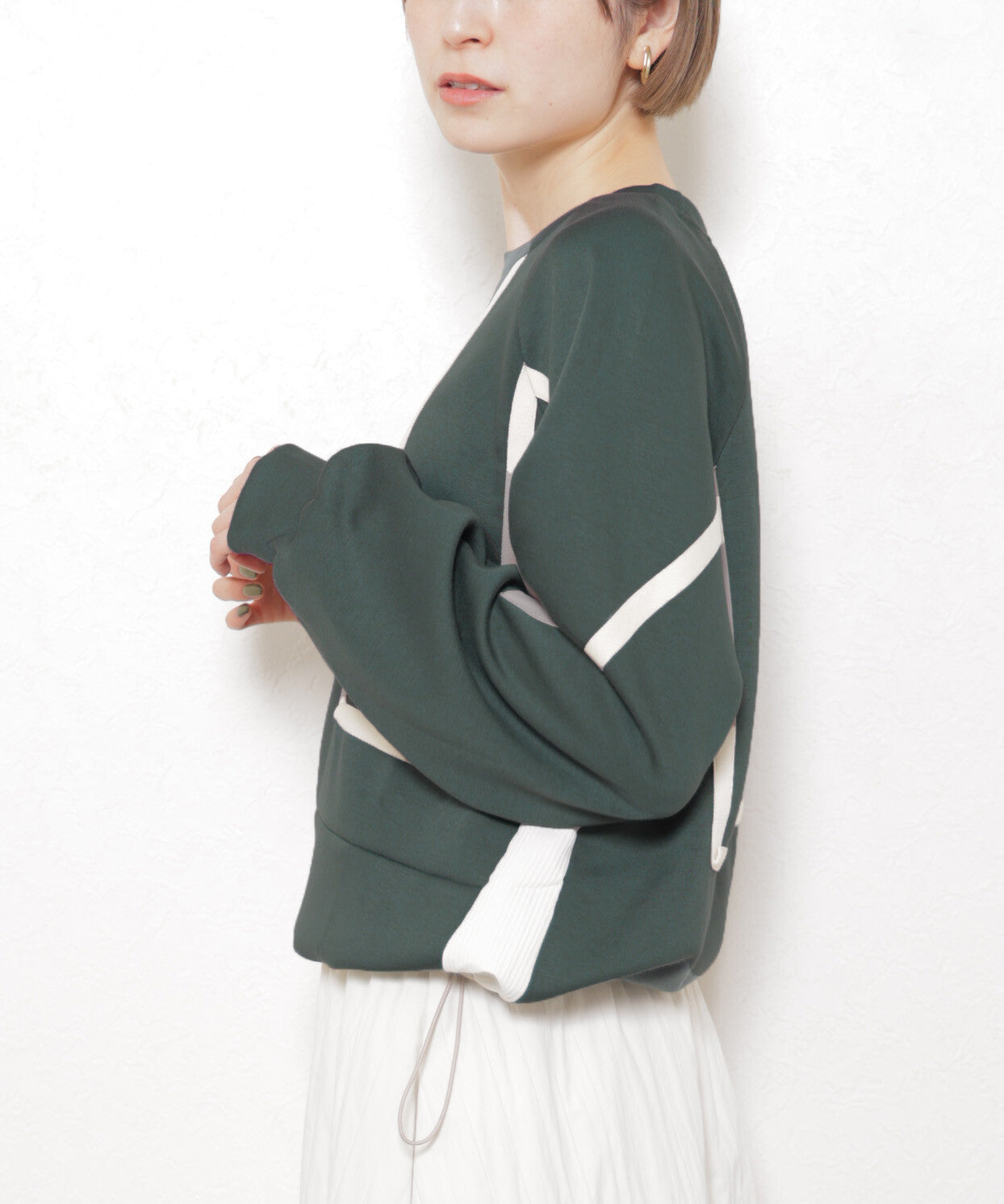 抽繩下擺方形織帶圖案衛衣