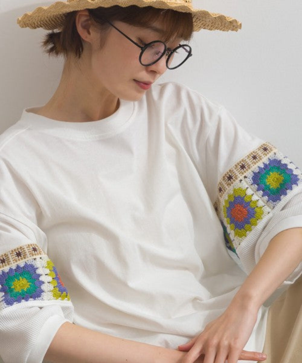 袖口鉤花圖案寬鬆T-shirt