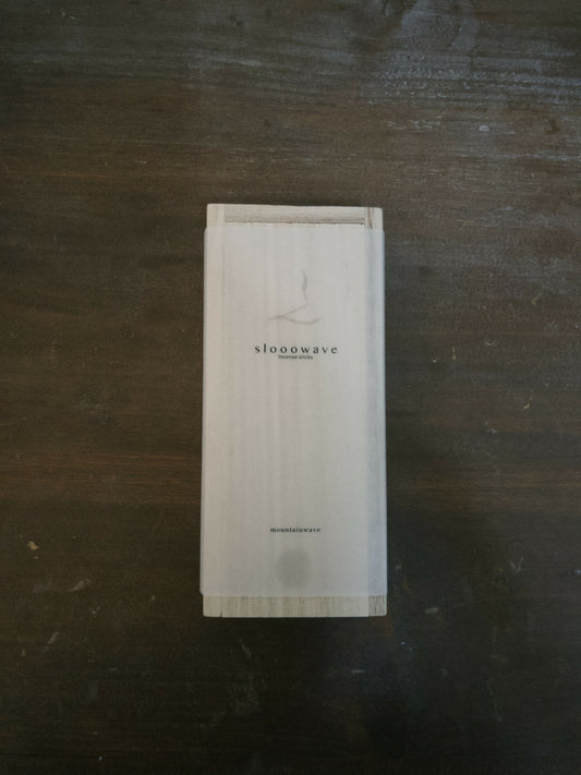 丘山 / Mountain Wave（線香）