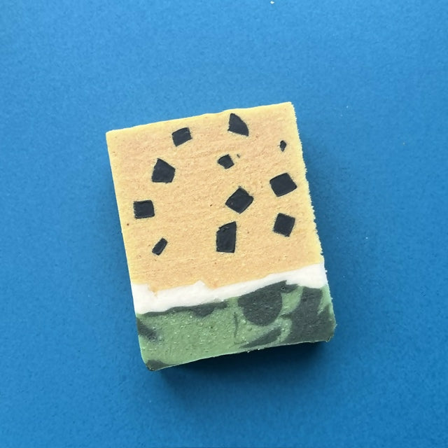 黃薑 小麥草 金盞花 螺旋藻 保濕修護 手工皂