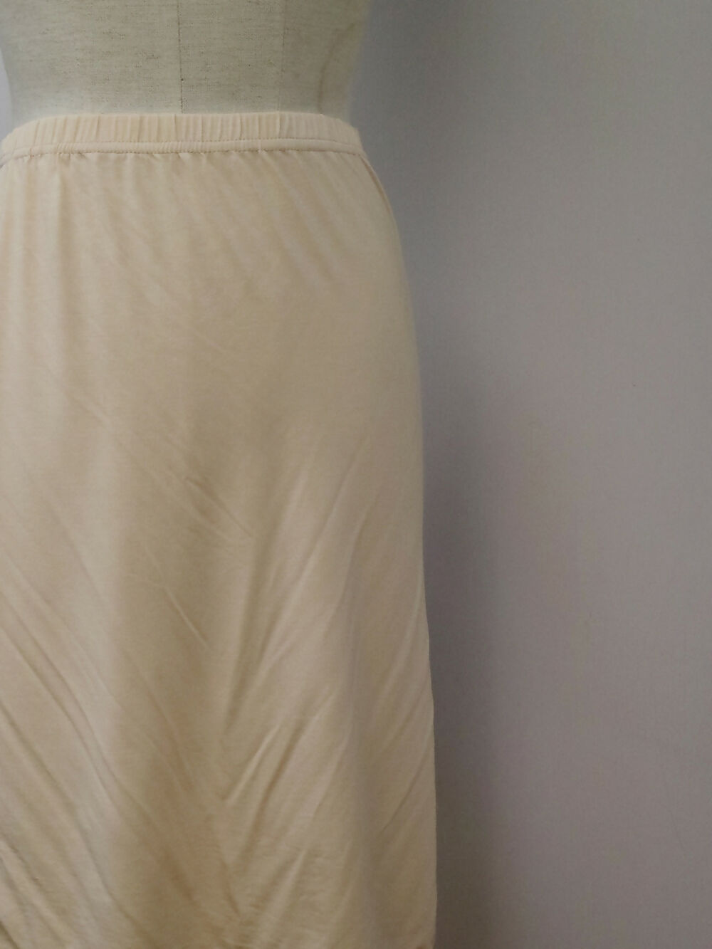 Underskirt (only for add-on purchasing)