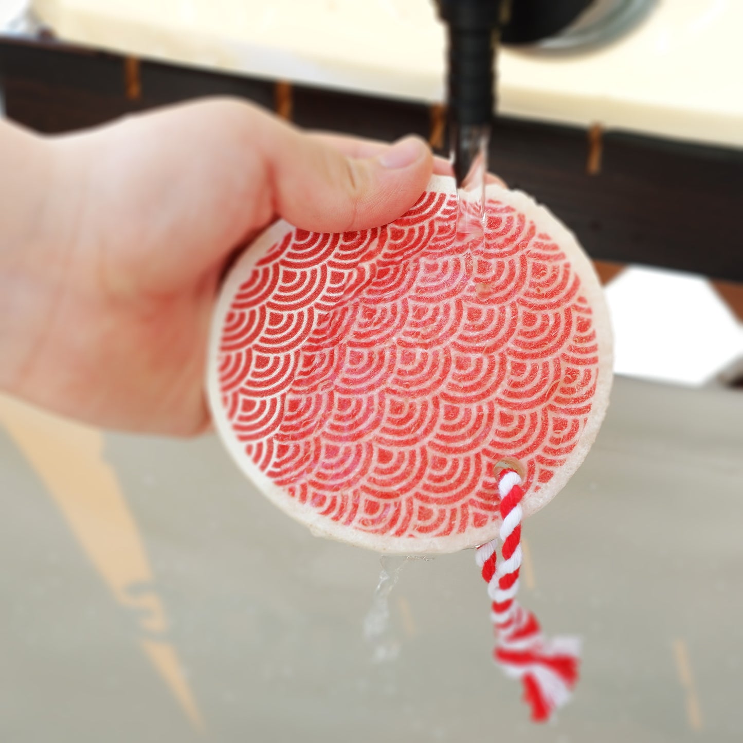 Leaffy plant fiber sponge Izumiko Rising Sun (Red)