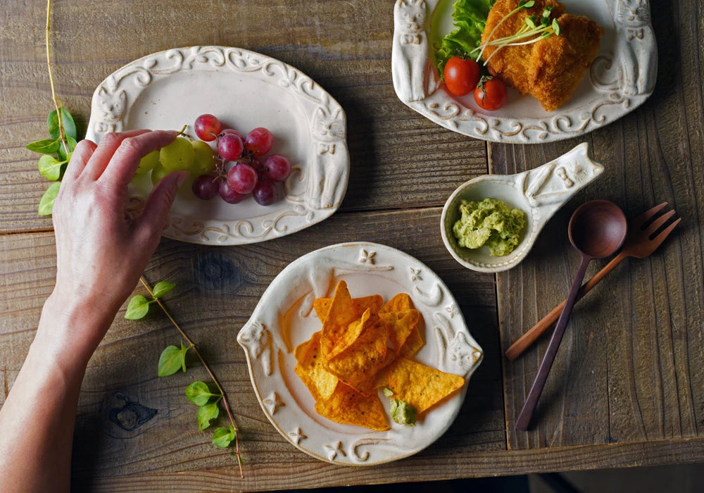 益子燒 童話貓咪浮雕圖案橢圓碟