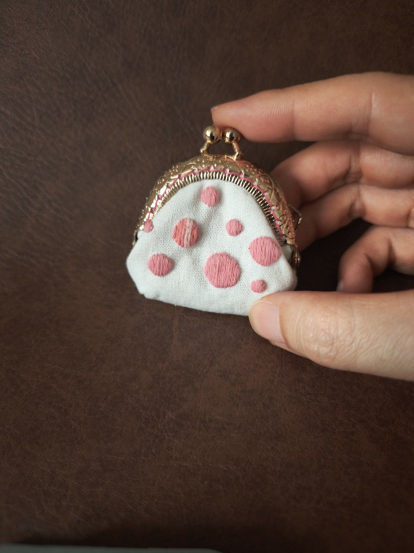 手工刺繡 X 迷你口金包