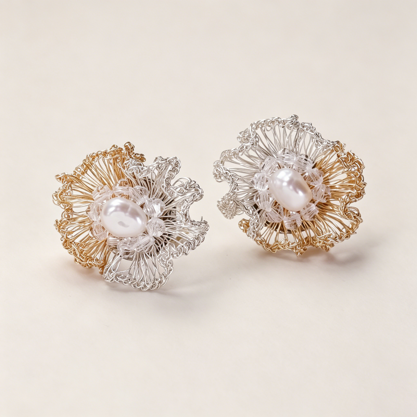 [Flower Shadow Pearl 5mm-Gold and Silver 2cm] Embroidered Earrings